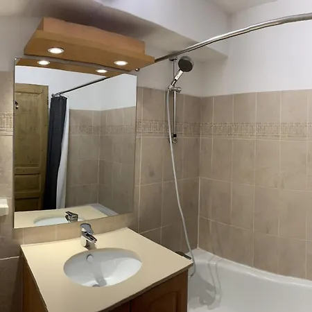 Les 7 Laux Immobilier B דירה *